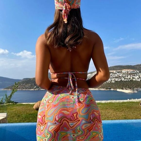 Bikini LUXE Y2K Bikini Swimsuit Set with Beachskirt - Picture 8 of 11